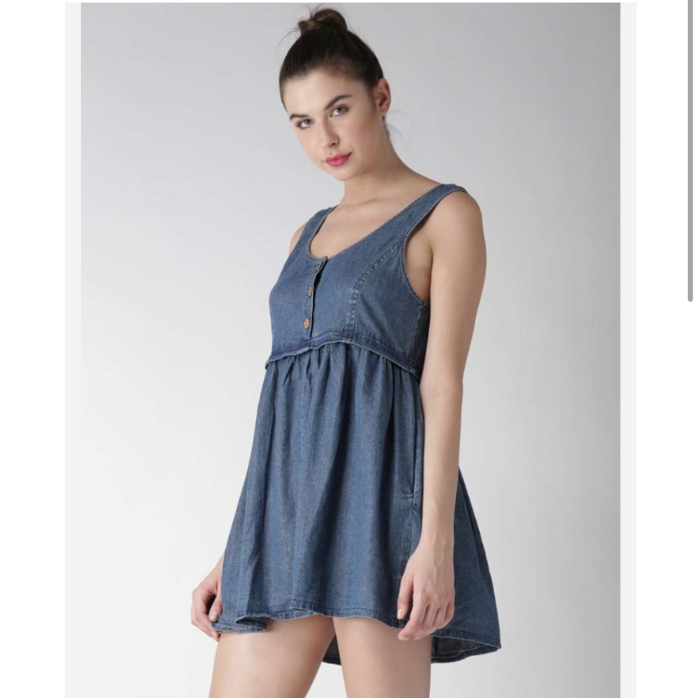 Forever 21 Flowy light Wash denim mini dress M